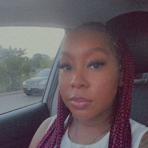 Meet your Posher, Alexis